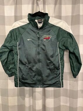 VTG Nike Dark Green and White Minnesota Wild Windbreaker Jacket
